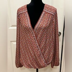 Max Studio LS top, NWT.